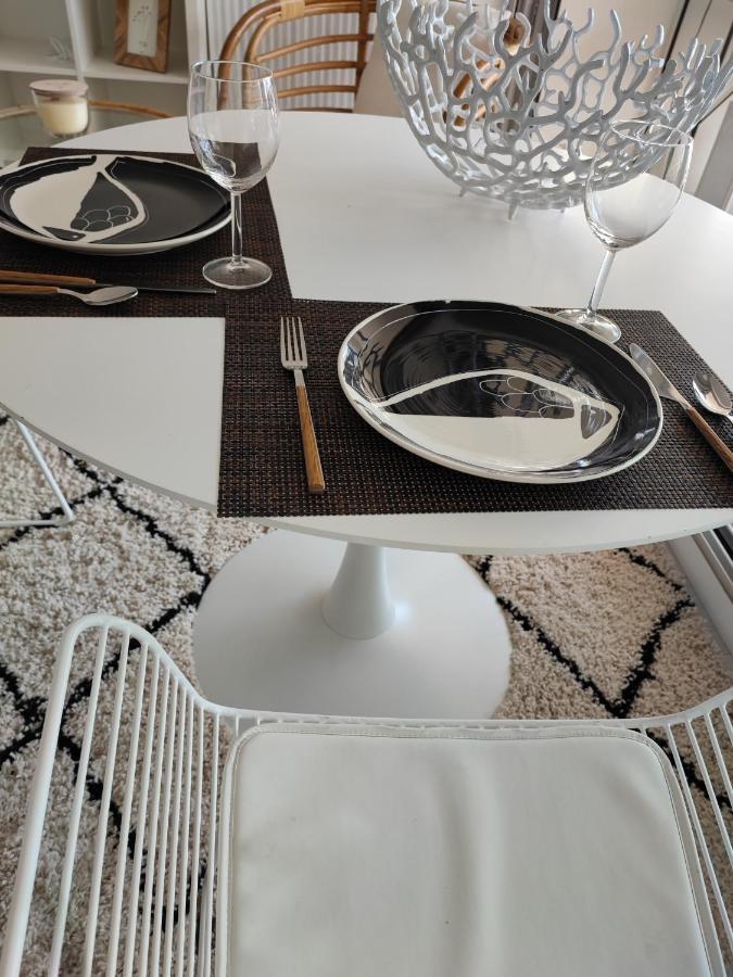 La Suite Appartement Pleine Vue Mer กงการ์โน ภายนอก รูปภาพ