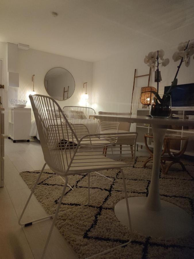La Suite Appartement Pleine Vue Mer กงการ์โน ภายนอก รูปภาพ